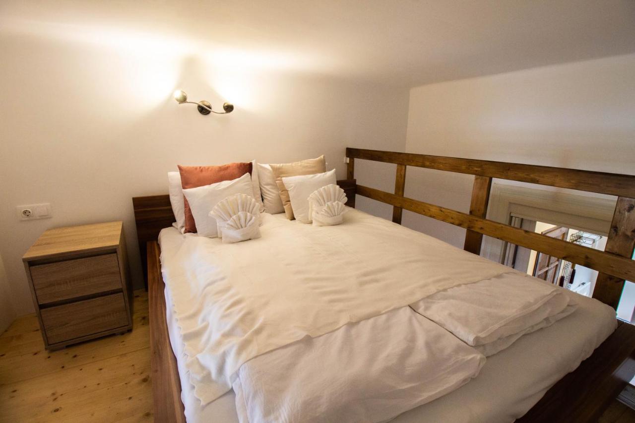 The River Apartman